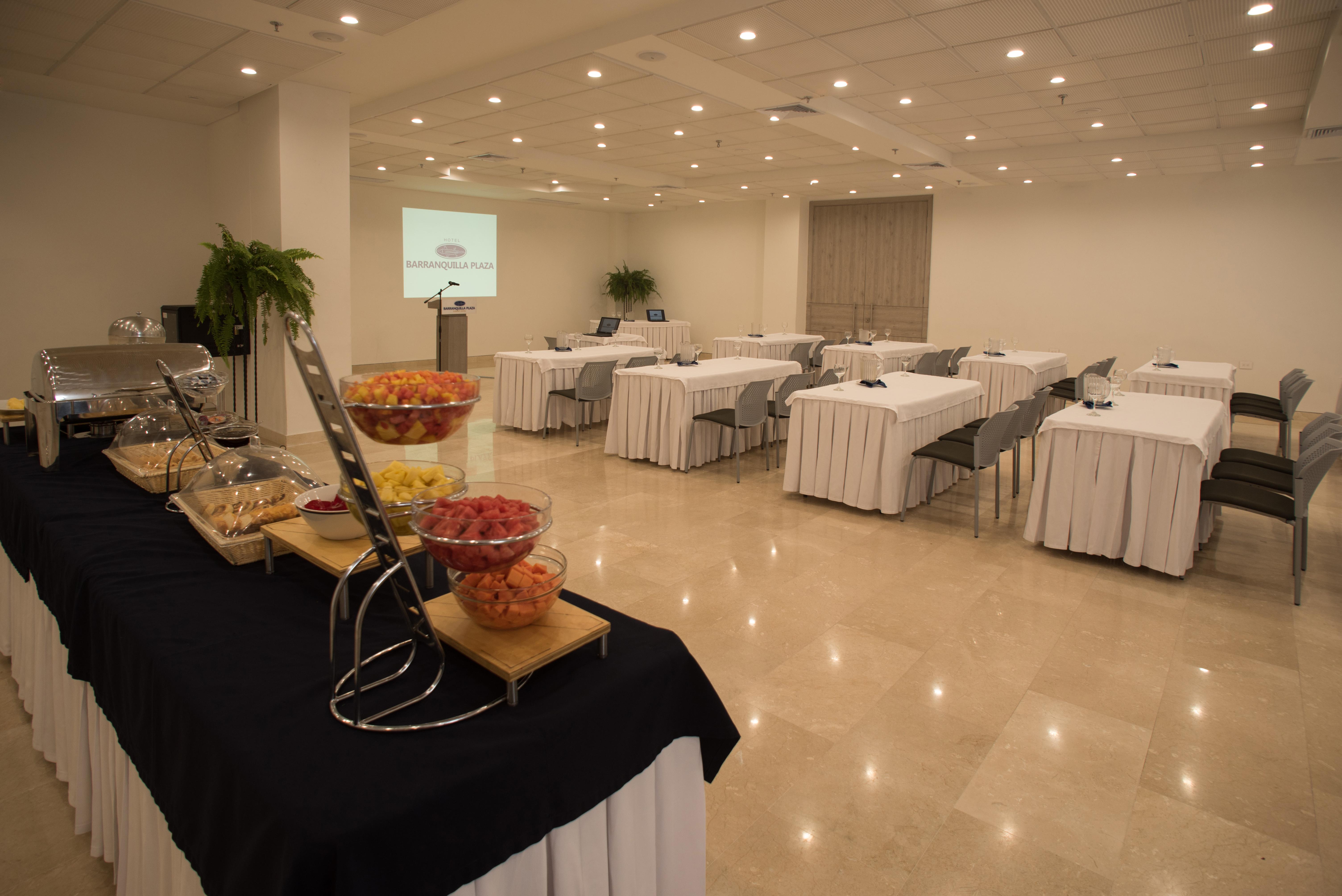 Hotel Barranquilla Plaza Bagian luar foto Meeting room