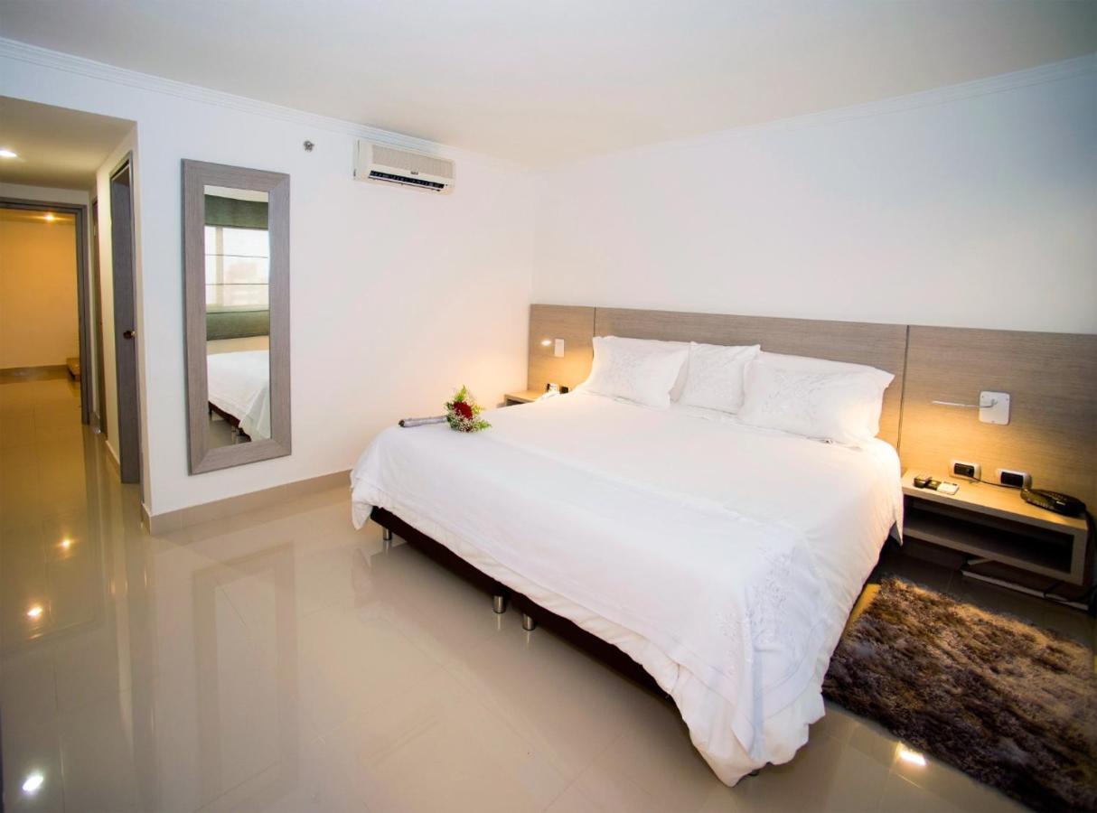 Hotel Barranquilla Plaza Bagian luar foto A bedroom at the hotel